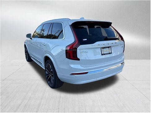 New 2026 Volvo XC90 T8 Plus image 7