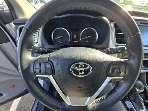 Used 2019 Toyota Highlander Limited image 8