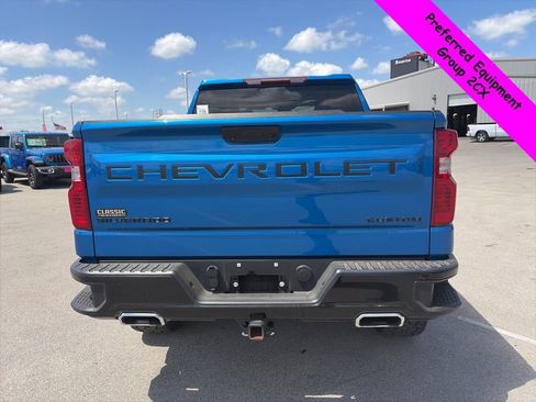 Used 2022 Chevrolet Silverado 1500 Custom Trail Boss w/ LPO, Dark Essentials Package image 8