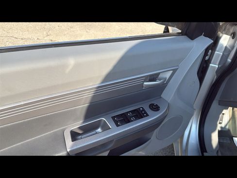 Used 2008 Chrysler Sebring LX image 7