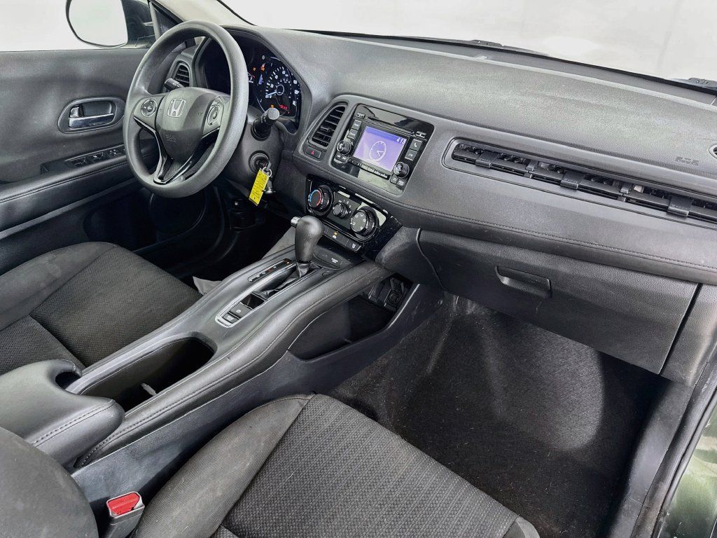 Used 2018 Honda HR-V LX image 35
