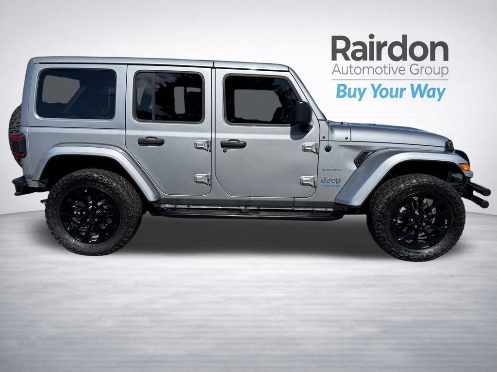 Used 2021 Jeep Wrangler Unlimited Sahara w/ Cold Weather Group AWD/4WD image 8