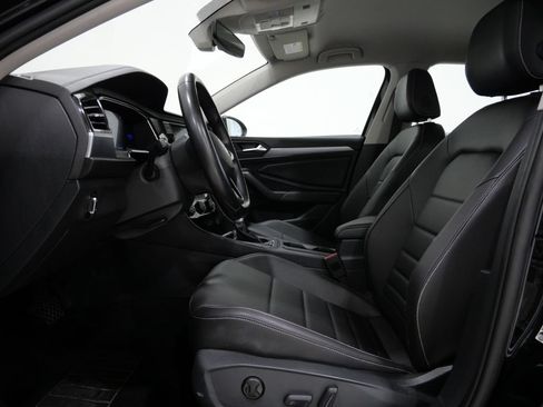 Used 2024 Volkswagen Jetta SE FWD image 11