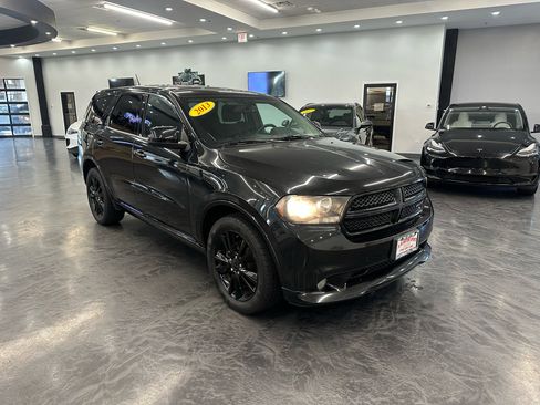 Used 2013 Dodge Durango SXT w/ Blacktop Pkg image 3