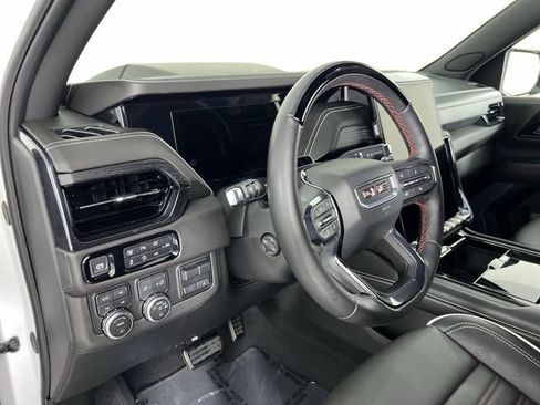 Used 2025 GMC Yukon AT4 Ultimate AWD/4WD image 10
