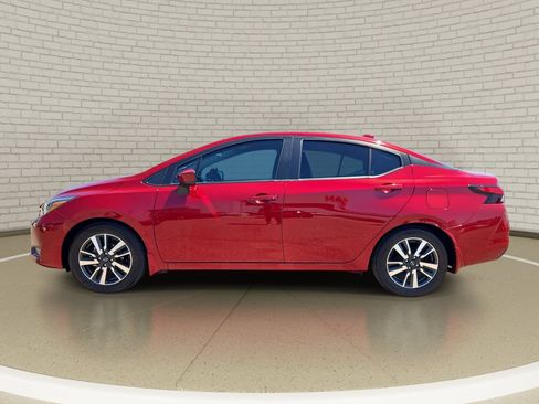 Used 2025 Nissan Versa SV w/ Trunk Package FWD image 8