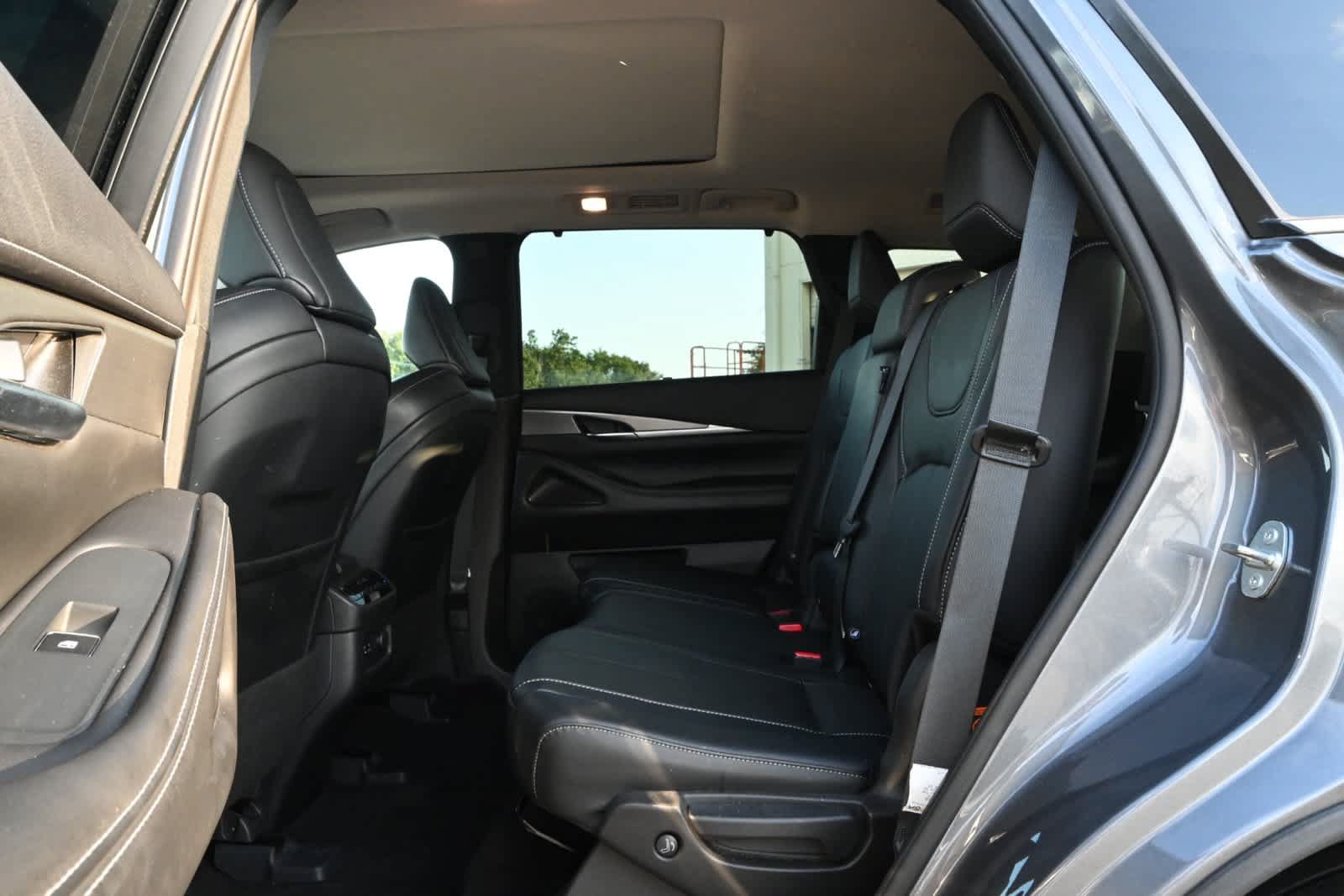 Certified 2023 INFINITI QX60 Luxe w/ Cargo Package AWD/4WD image 19