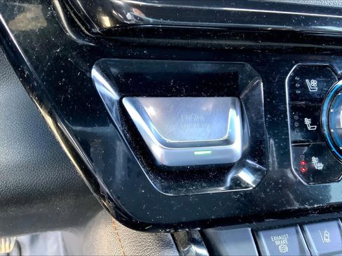 Used 2024 GMC Sierra 2500 AT4 w/ Technology Package image 31