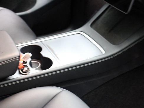 Used 2023 Tesla Model Y Long Range image 50