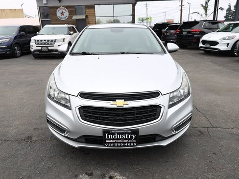 Used 2015 Chevrolet Cruze LT image 3
