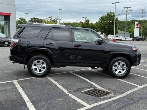 Certified 2022 Toyota 4Runner SR5 AWD/4WD image 7