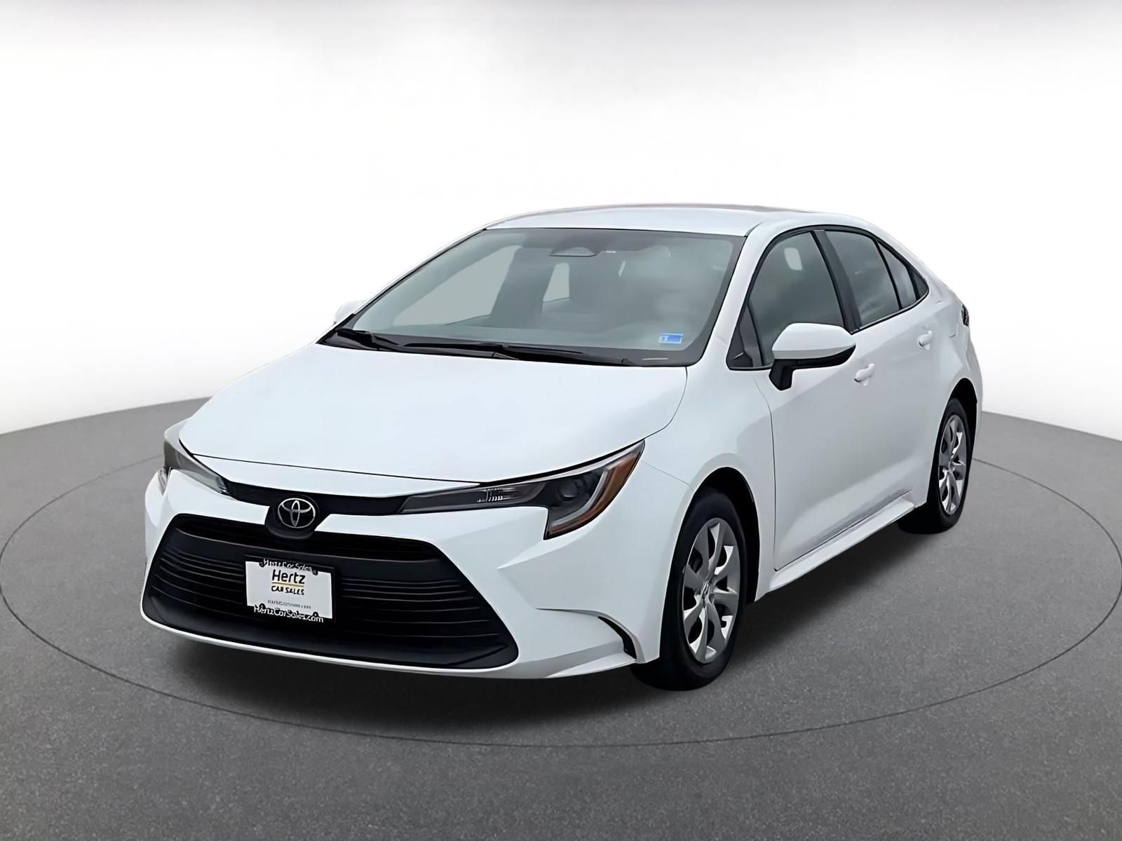 Used 2025 Toyota Corolla LE FWD image 6