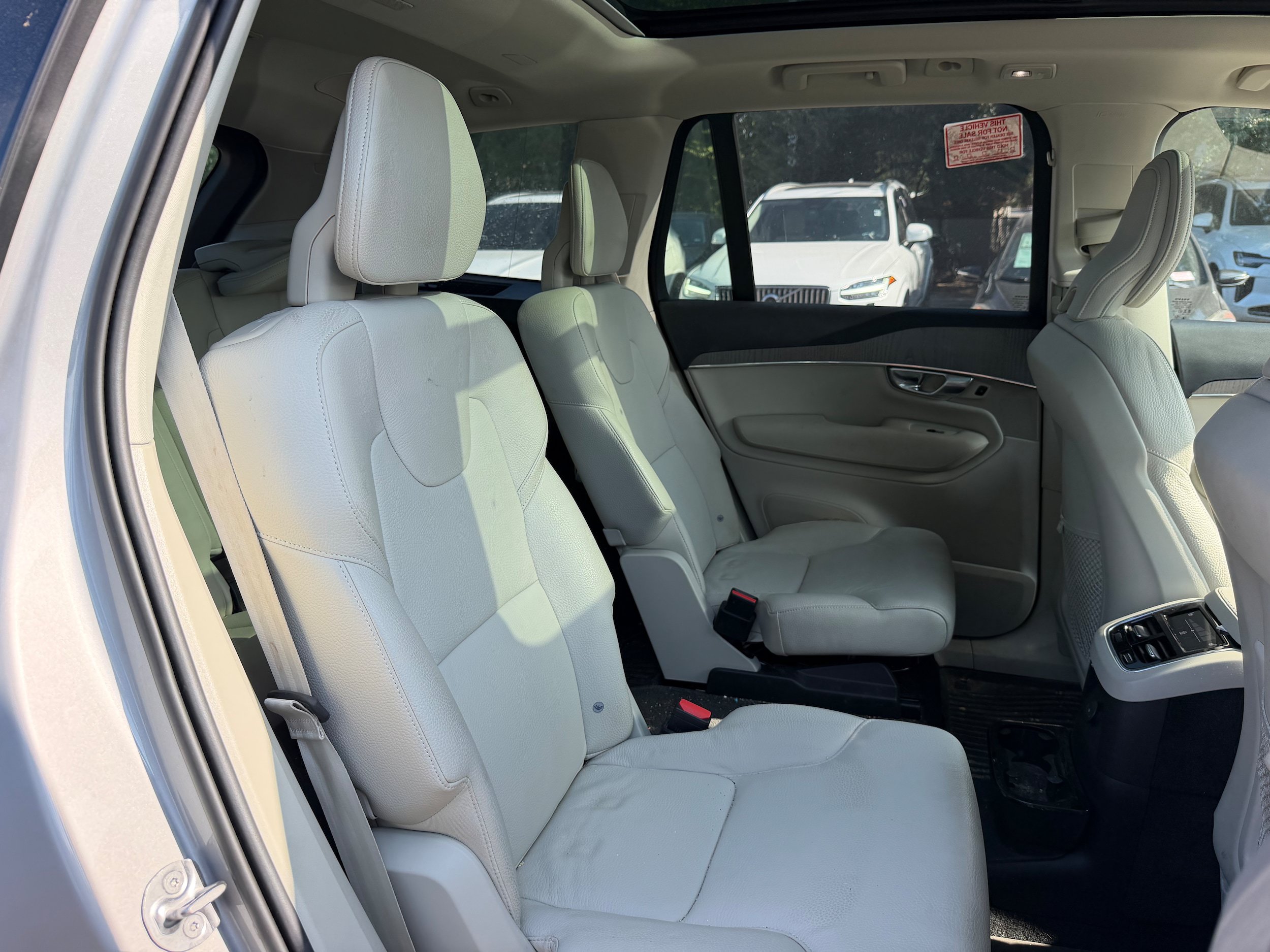 Certified 2025 Volvo XC90 T8 Plus w/ Protection Package AWD/4WD image 10