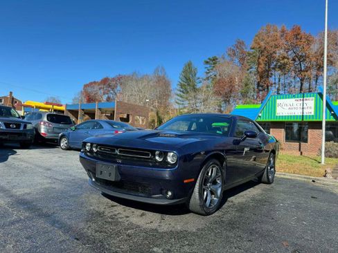Used 2017 Dodge Challenger SXT Plus image 1