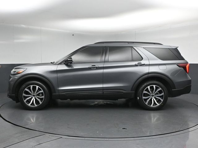 Certified 2025 Ford Explorer ST-Line AWD/4WD image 8
