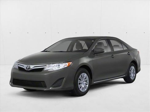 Used 2012 Toyota Camry SE image 1