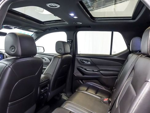 Used 2023 Chevrolet Traverse LT w/ LT Premium Package AWD/4WD image 15