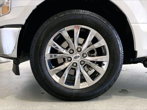 Used 2017 Ford F150 XLT w/ Equipment Group 302A Luxury RWD image 8