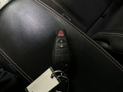 Used 2017 Jeep Cherokee Latitude AWD/4WD image 32