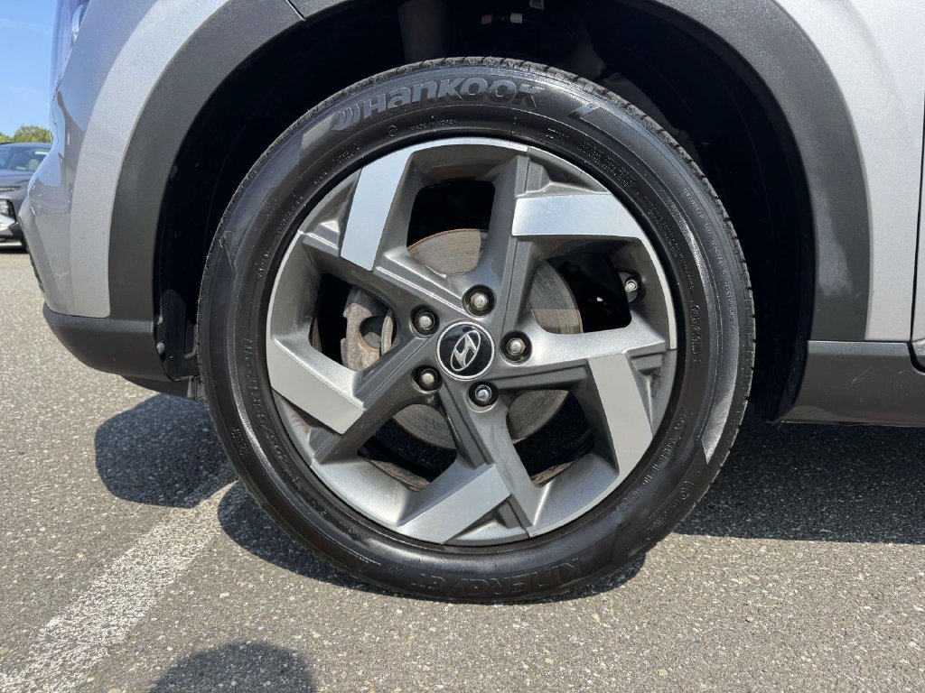 Used 2023 Hyundai Venue SEL FWD image 9