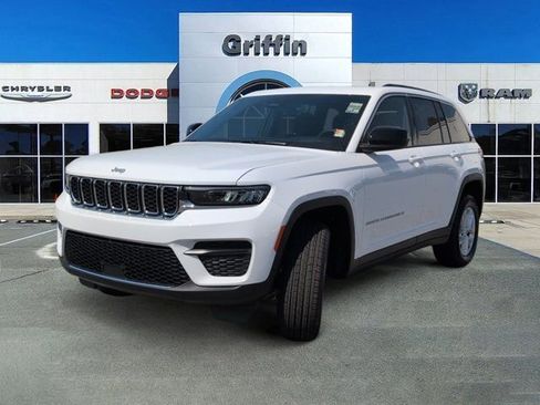 New 2026 Jeep Grand Cherokee Laredo X RWD image 11