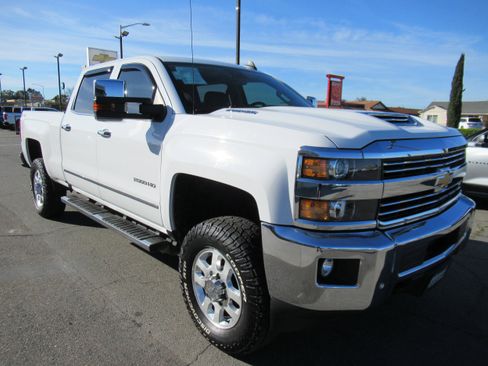 Used 2018 Chevrolet Silverado 2500 LTZ w/ Duramax Plus Package image 5