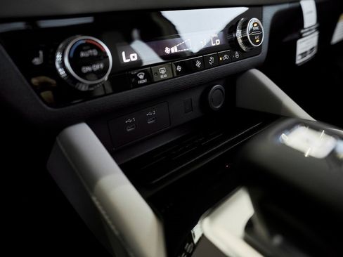 New 2026 Mitsubishi Outlander SE image 52