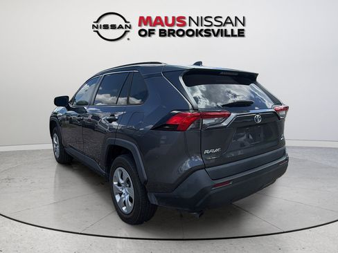 Used 2021 Toyota RAV4 LE AWD/4WD image 8
