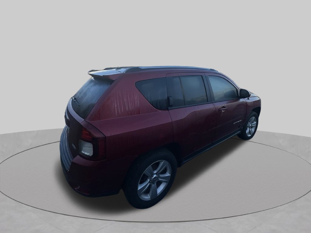 Used 2014 Jeep Compass Latitude w/ Sun/Sound Group FWD image 4