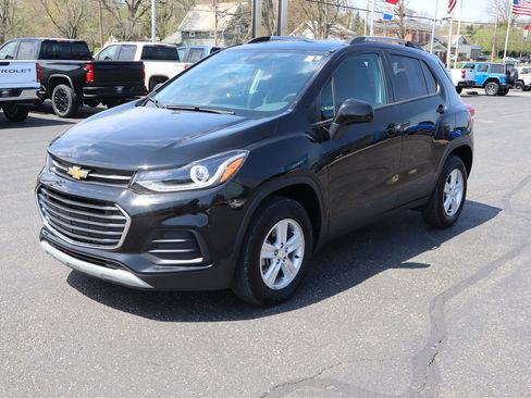 Used 2022 Chevrolet Trax LT w/ LT Convenience Package image 27