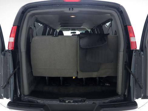 Used 2017 Chevrolet Express 3500 LT w/ LT Preferred Equipment Group RWD image 11