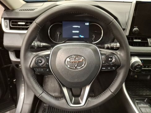 Used 2025 Toyota RAV4 XLE Premium image 18