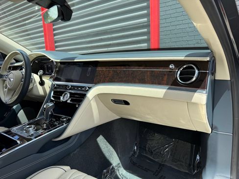 Used 2020 Bentley Flying Spur W12 AWD/4WD image 31