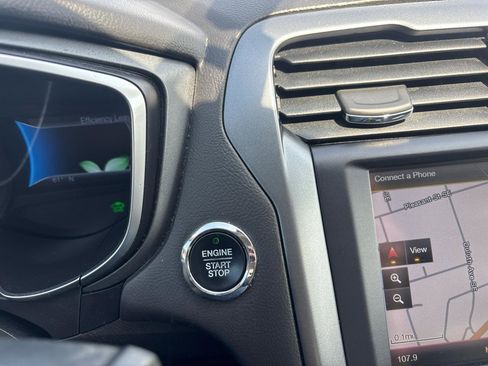 Used 2013 Ford Fusion Titanium FWD image 18