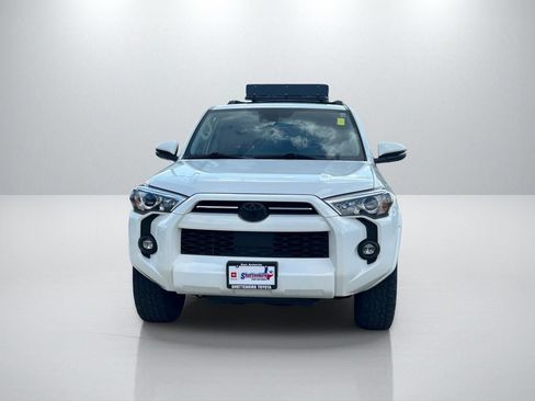 Used 2022 Toyota 4Runner SR5 Premium w/ Moonroof Package RWD image 2