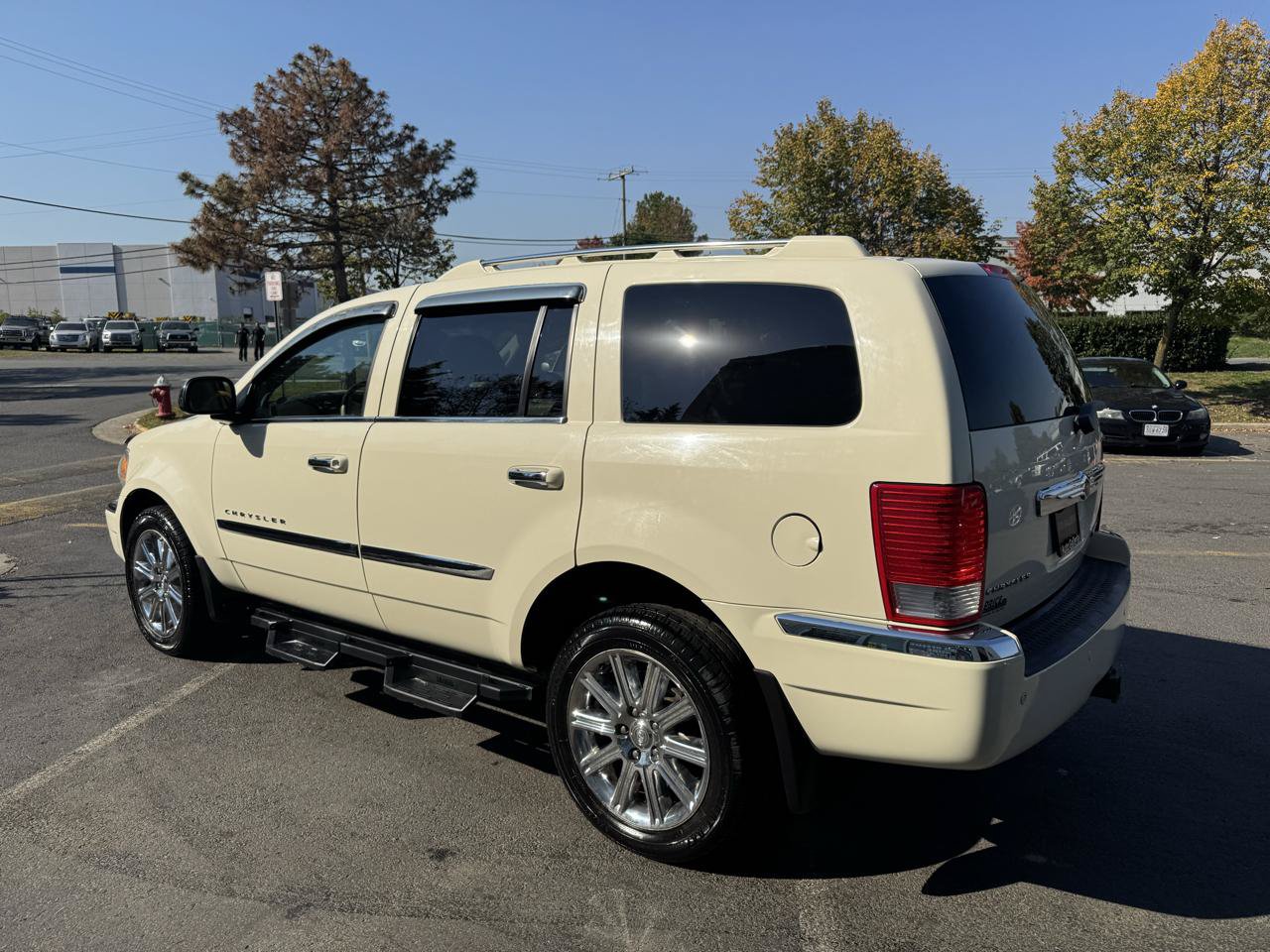 Used 2009 Chrysler Aspen Limited AWD/4WD image 22