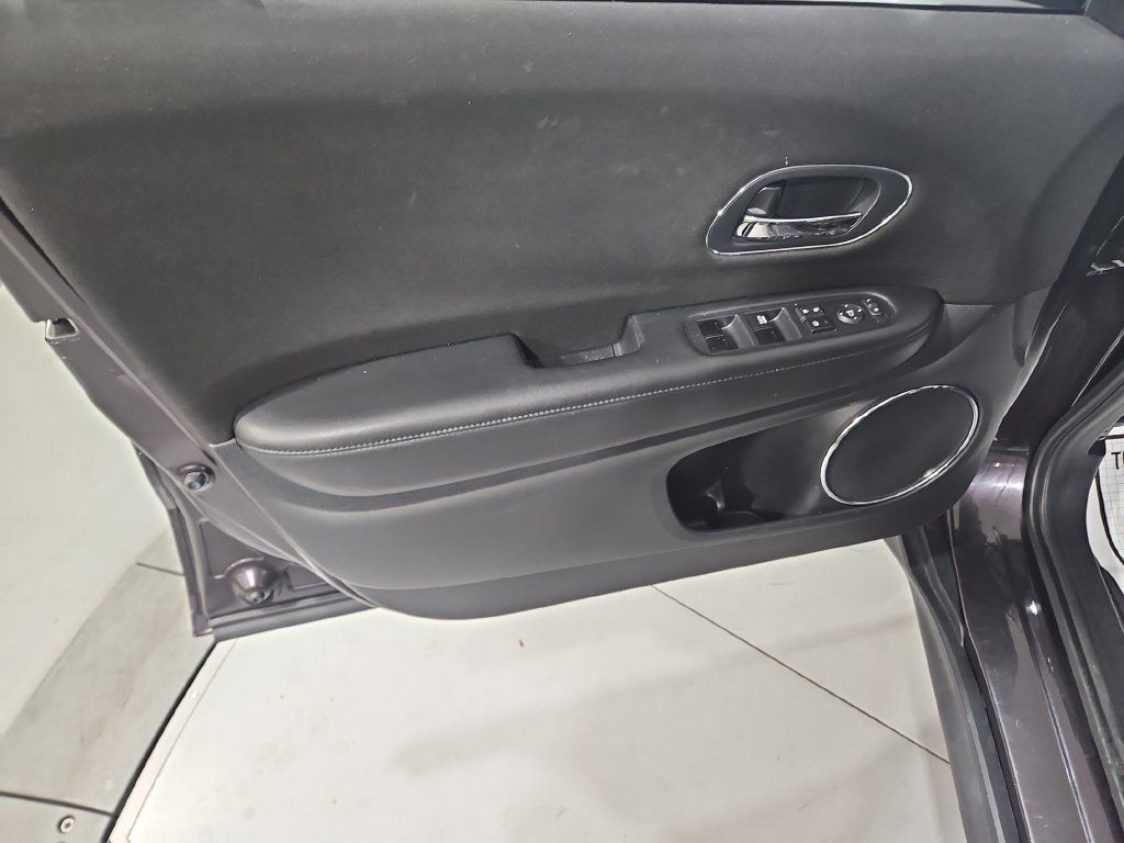 Used 2018 Honda HR-V EX image 10
