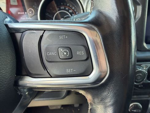 Used 2022 Jeep Wrangler Unlimited Sahara w/ Cold Weather Group AWD/4WD image 14