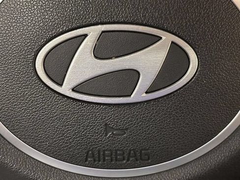 Used 2025 Hyundai Elantra SEL FWD image 27