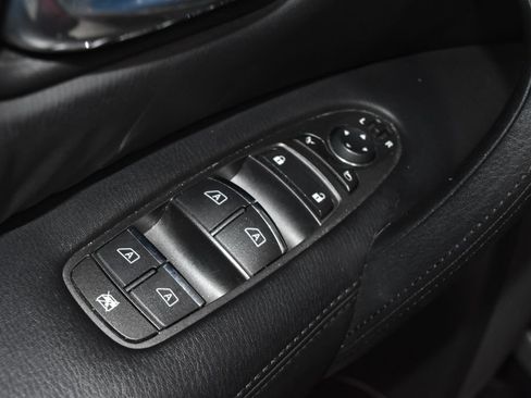Used 2024 Nissan Armada SL w/ Captain's Chairs Package AWD/4WD image 6
