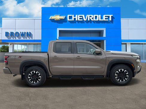 Used 2022 Nissan Frontier Pro-X RWD image 2
