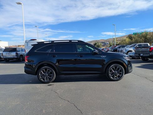 Used 2023 Kia Sorento SX Prestige image 2