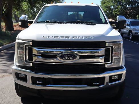 Used 2019 Ford F250 XLT w/ XLT Premium Package AWD/4WD image 12