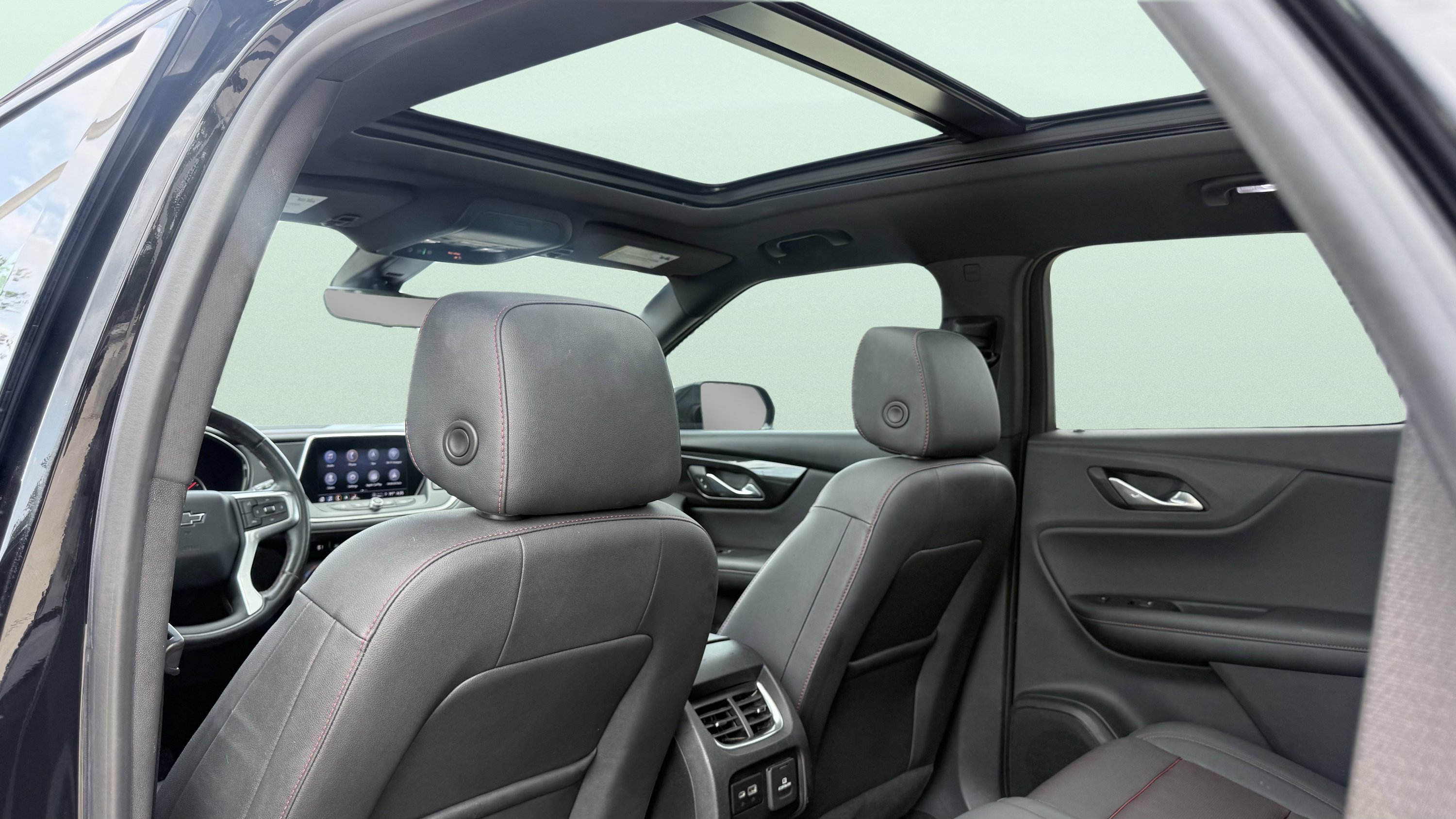 Used 2021 Chevrolet Blazer RS w/ Enhanced Convenience Package FWD image 36