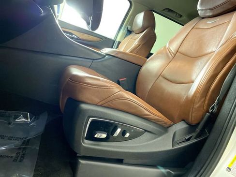 Used 2019 Cadillac Escalade ESV Luxury image 20
