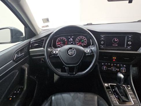 Used 2019 Volkswagen Jetta image 18