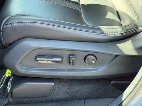 Used 2024 Honda Pilot Touring image 14