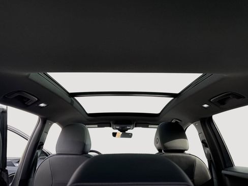 New 2026 Volkswagen Tiguan SE R-Line image 13