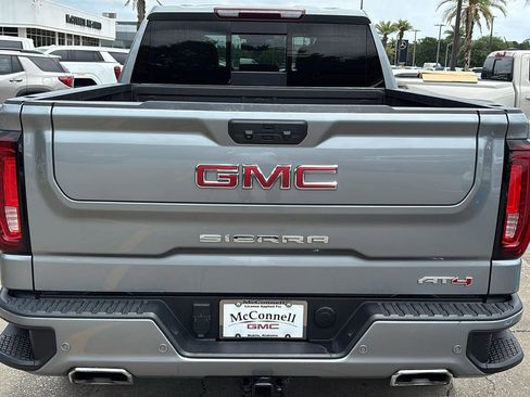 Used 2023 GMC Sierra 1500 AT4 w/ AT4 Premium Package AWD/4WD image 6