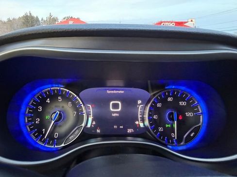 New 2026 Chrysler Pacifica Select image 40